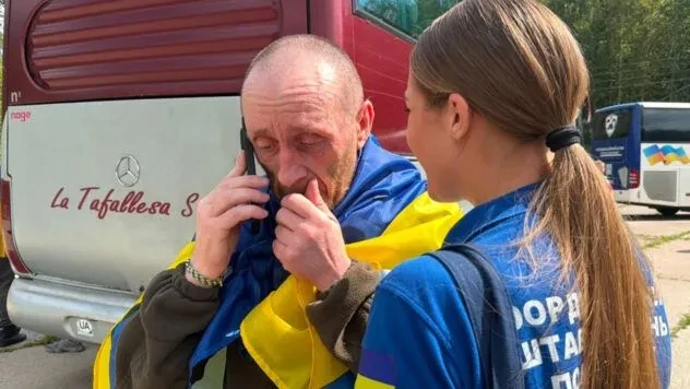 Як сон, навіть не віриться: перші емоції звільнених з полону українців