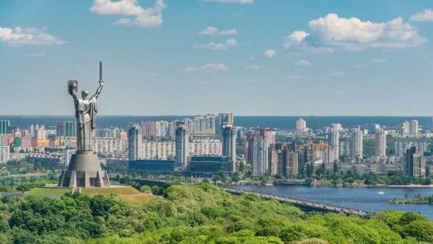 Обмеження руху на мостах у Києві під час повітряної тривоги: що треба знати